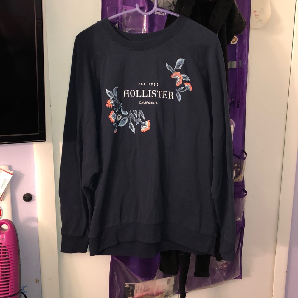 Hollister sweater